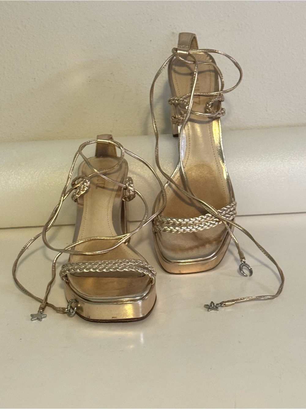 Schutz LUNAH Designer Gold Metallic Platform Heels with Ankle Ties – Size 9B